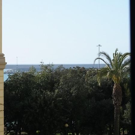 ליבורנו La Finestra Sul Mare B&B מראה חיצוני תמונה